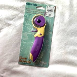 45MM ROTARY CUTTER BY THE BEAD SMITH BRAND NEW, UNUSED IN ORIGINAL PACKAGING!